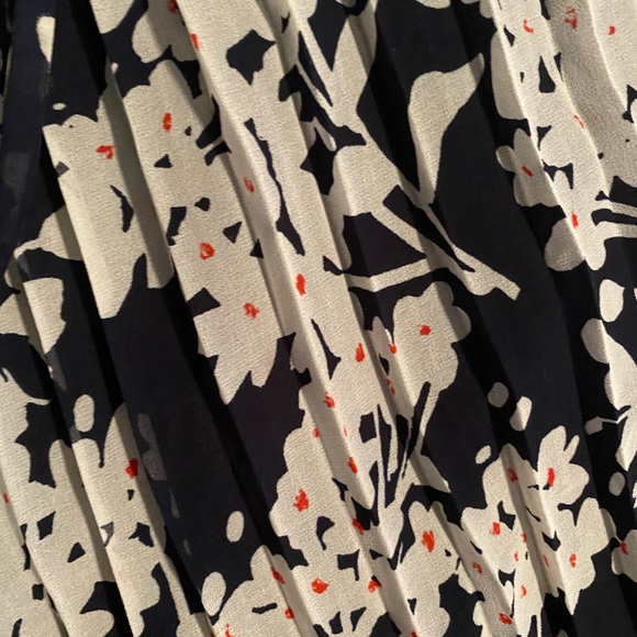 Donna Morgan “Jade” pleated chiffon midi dress - Picture 8 of 8